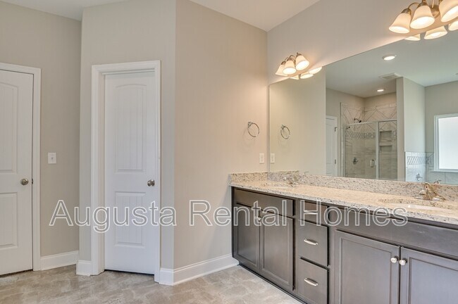 Building Photo - 1110 George W Crawford Dr