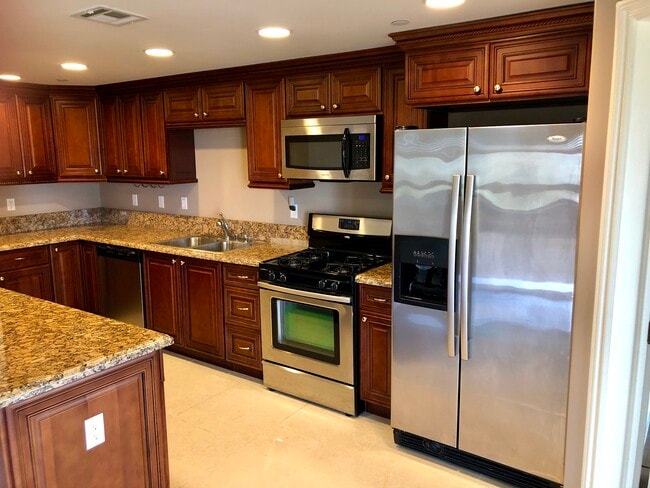 Building Photo - LaSalle Lofts