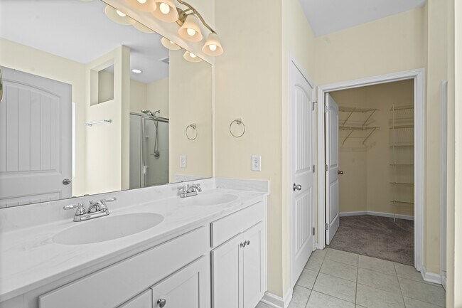 Building Photo - 230 Timberline Oak Dr