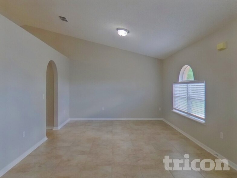 Building Photo - 921 Jayhil Dr
