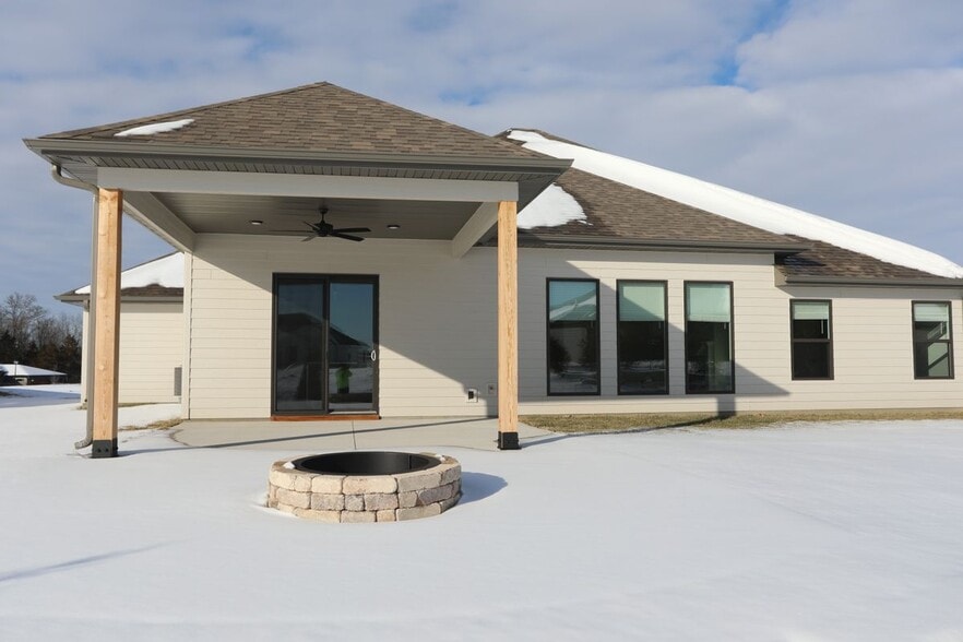 Building Photo - 4404 Kingston Heath Dr