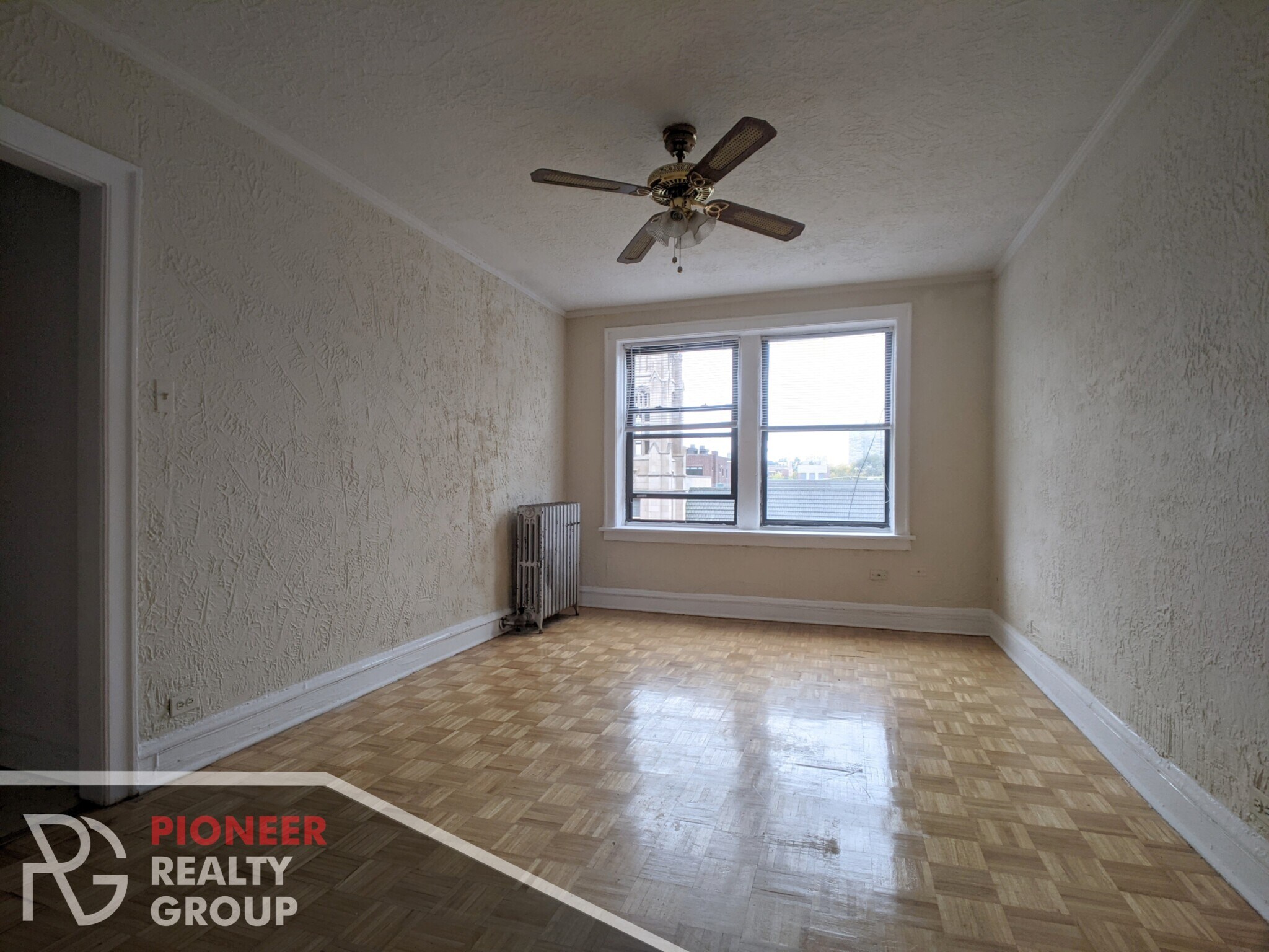 Building Photo - 711 W Belmont Ave