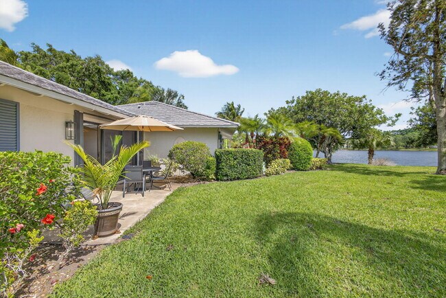 Building Photo - 119 Club Dr