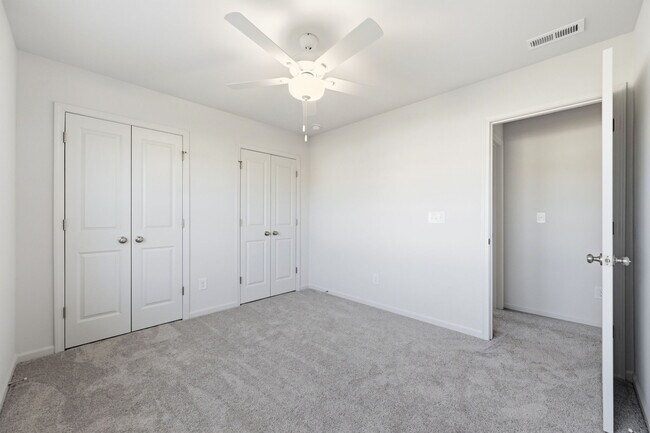 Building Photo - 305 Ruby Baird Dr