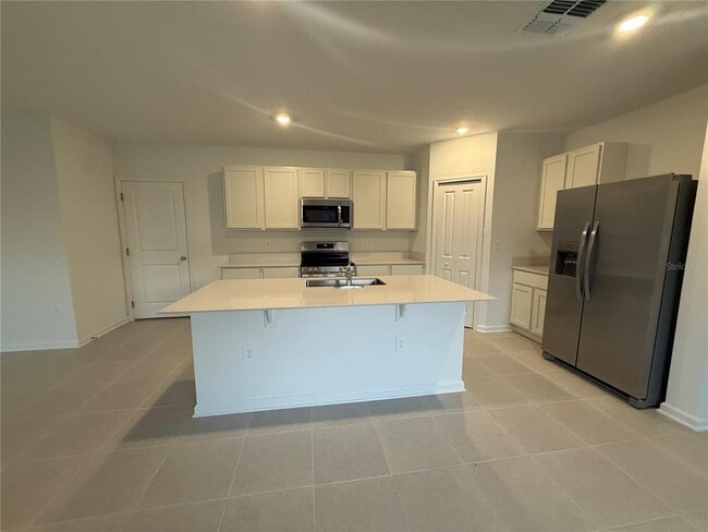 Building Photo - 5427 Meadow Walk Dr