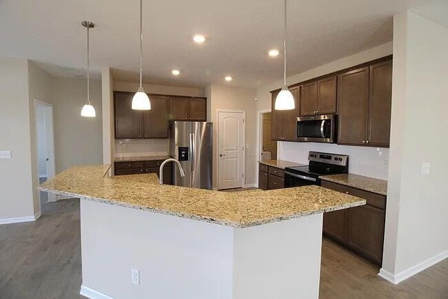 Building Photo - 409 Halton Dr