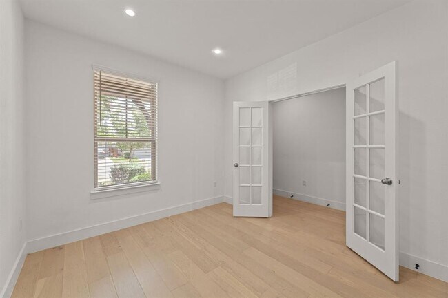 Building Photo - 322 Bonnet Blvd
