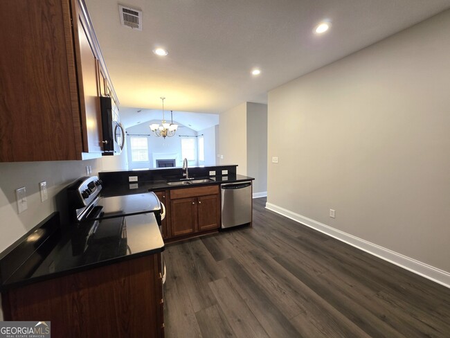 Building Photo - 412 Nandina Ct
