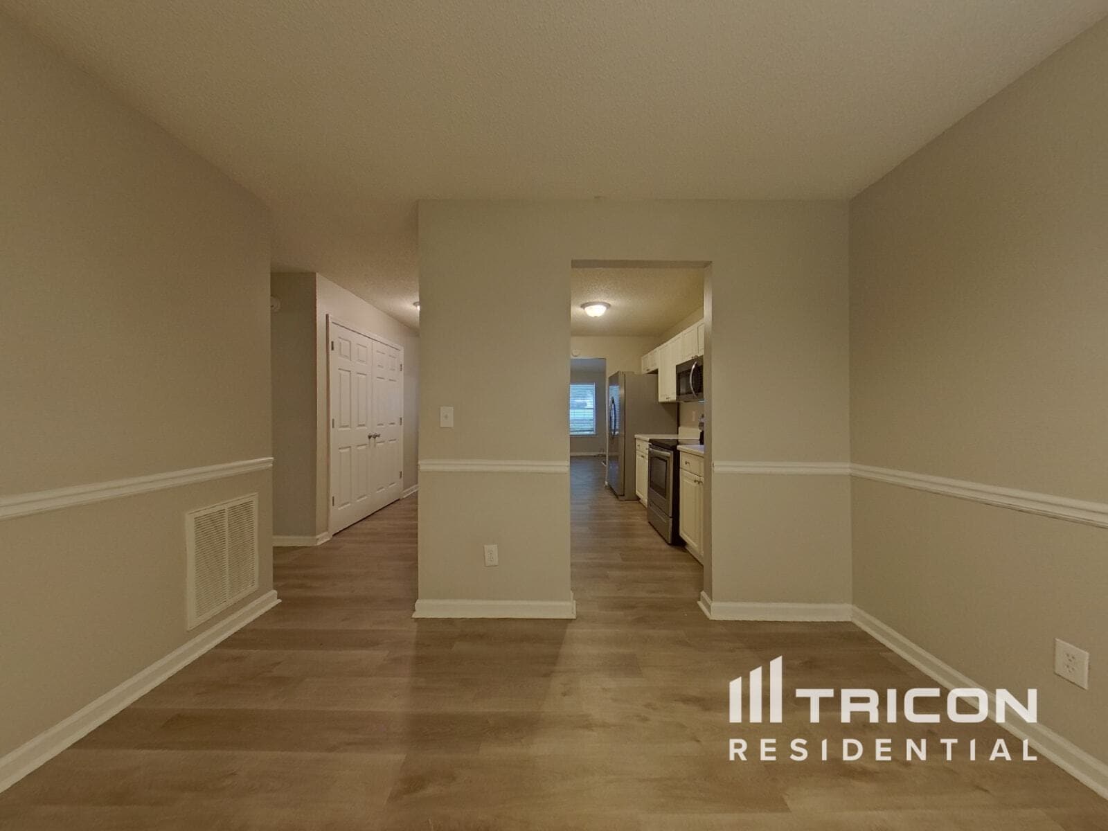 Building Photo - 2872 Knoll View Pl