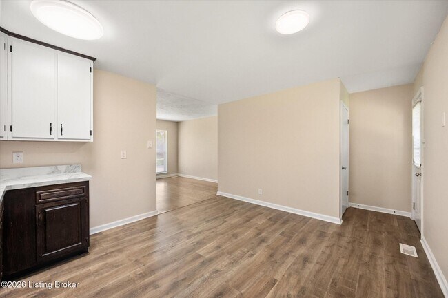 Building Photo - 5110 Red Fern Rd