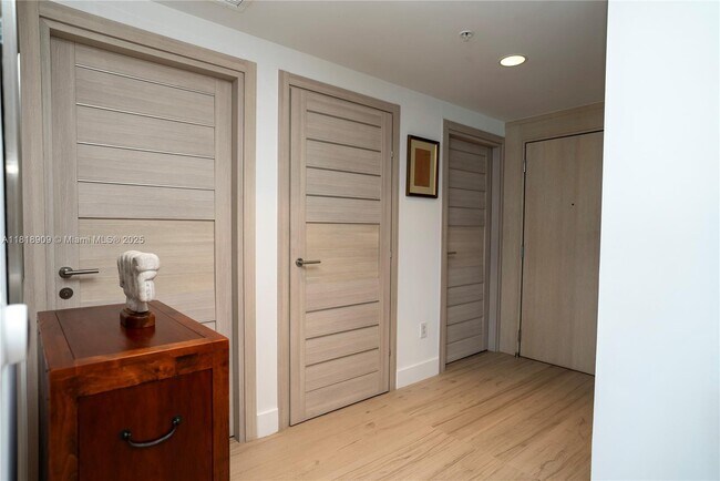 Building Photo - 17301 Biscayne Blvd