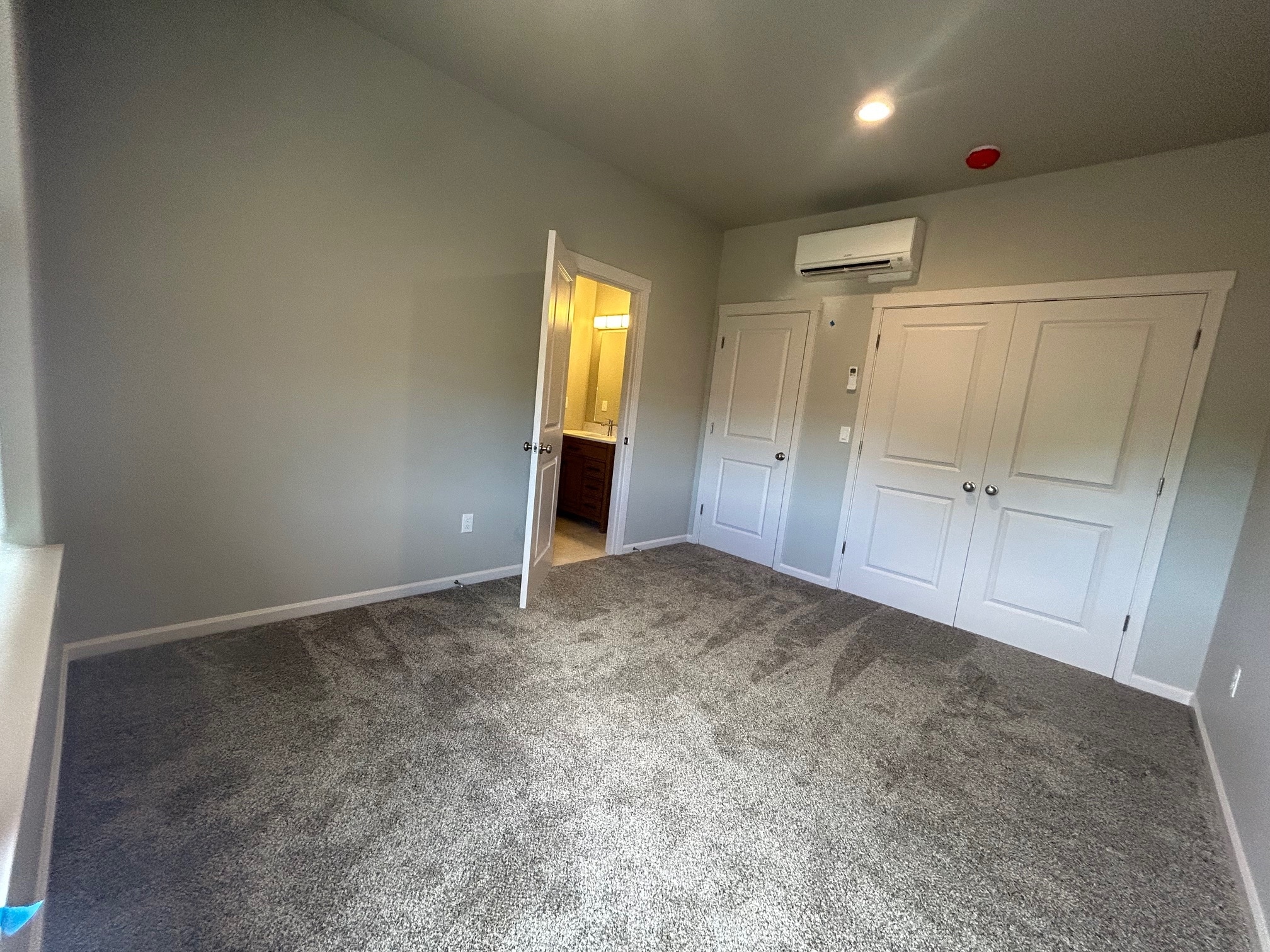 Building Photo - 1370 SW Obsidian Ave