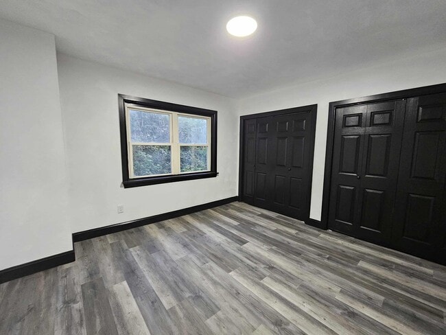 Building Photo - 1228 Clairhaven St