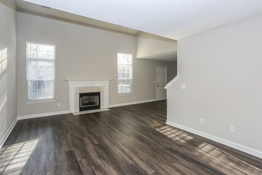 Building Photo - 2535 Captains Watch Rd NE