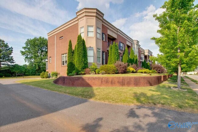 Building Photo - 6421 Lincoln Park Pl NW