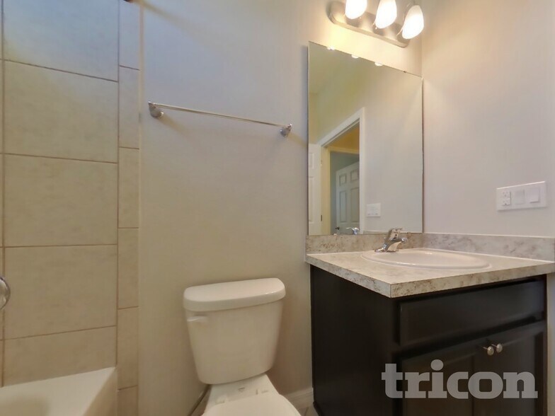 Building Photo - 37124 Scenic Ridge Dr