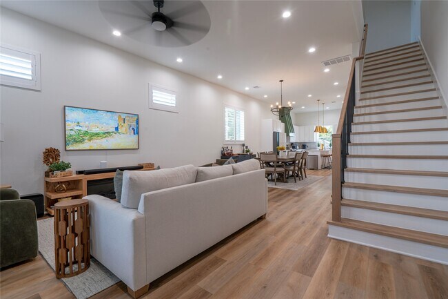 Building Photo - 1307 E 27th St