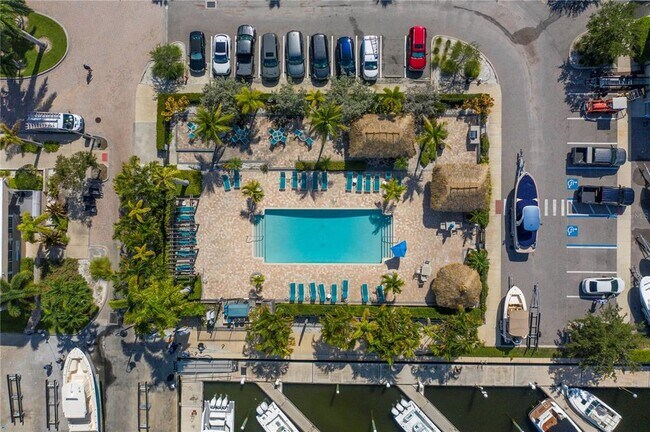 Building Photo - 6036 Anchorage Way S