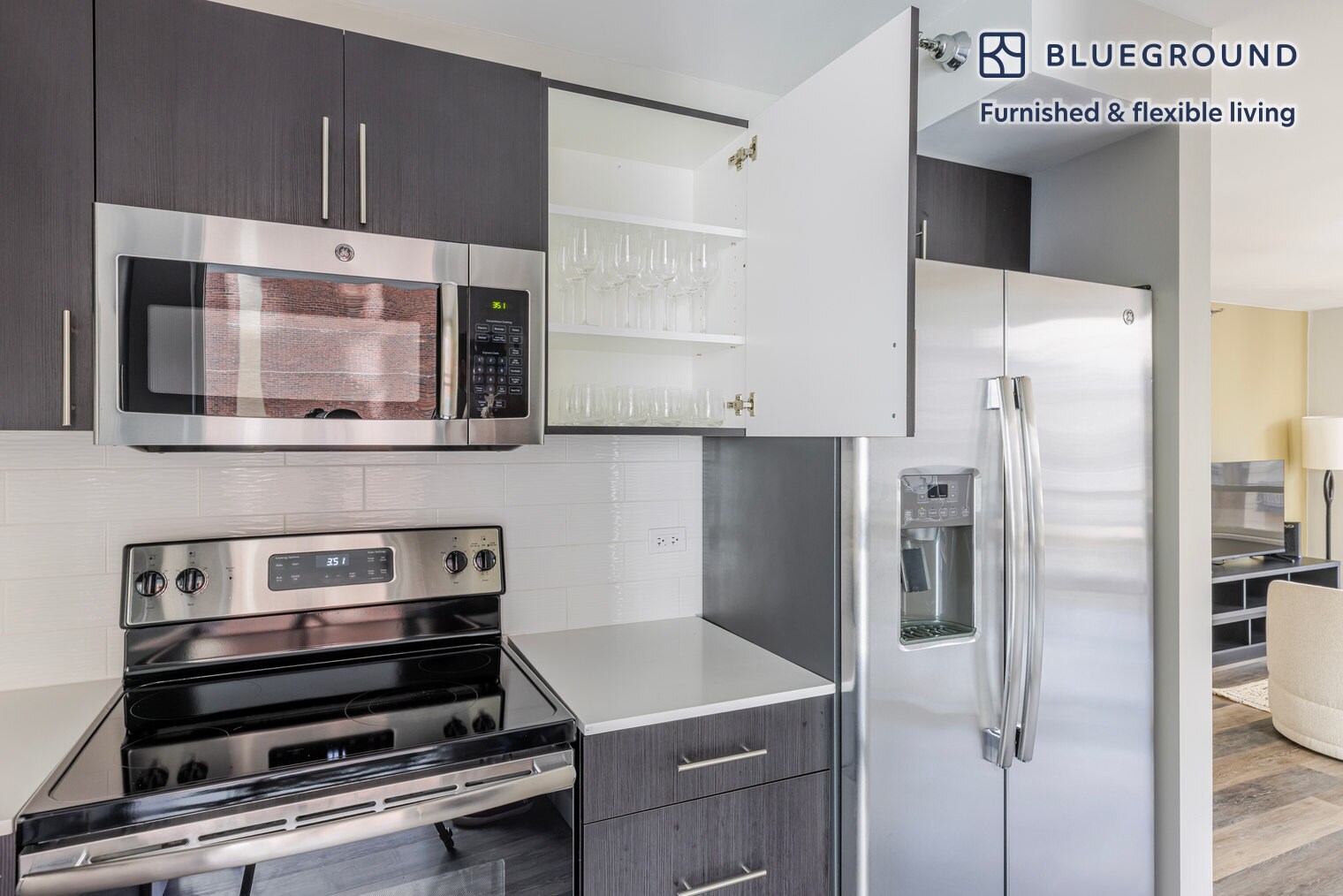 Building Photo - 1 E Delaware Pl