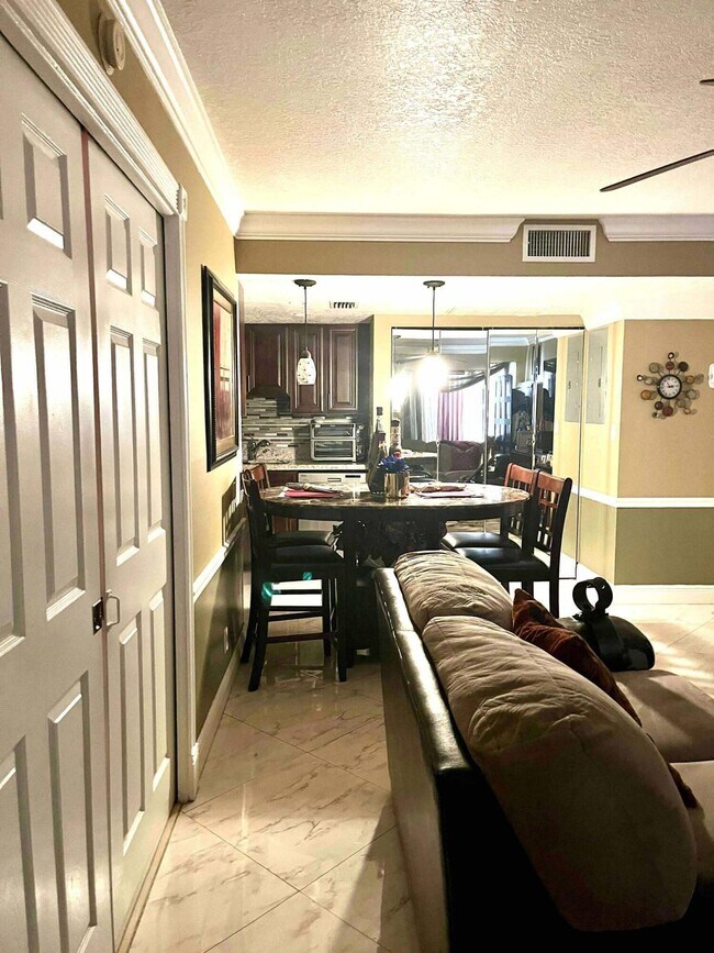 Building Photo - 600 Executive Center Dr