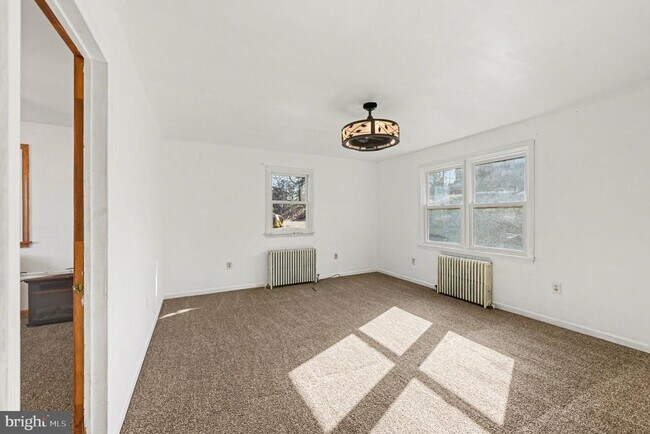 Building Photo - 939 Gravel Pike