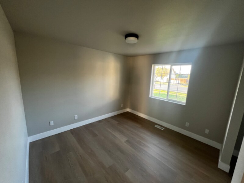 Building Photo - 2141 Teal Dr