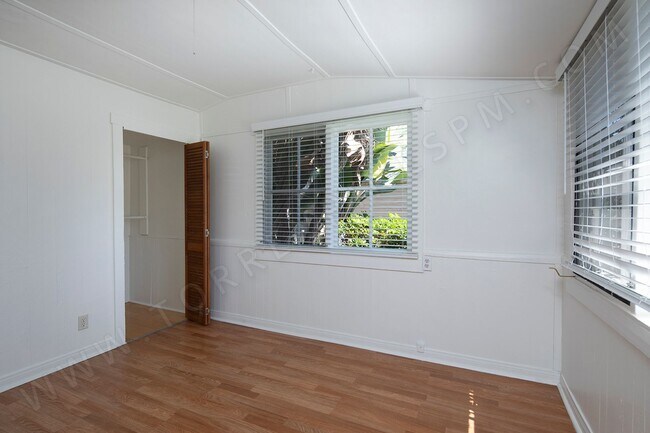 Building Photo - OPEN HOUSE: 9/13 11:30AM-12:30PM ~ OB Cott...