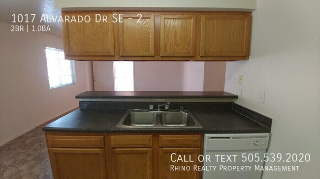 Building Photo - 1017 Alvarado Dr SE