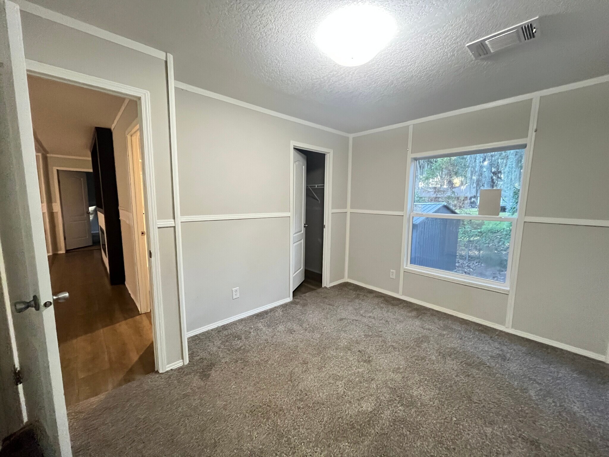 Building Photo - 2243 Limerick Rd