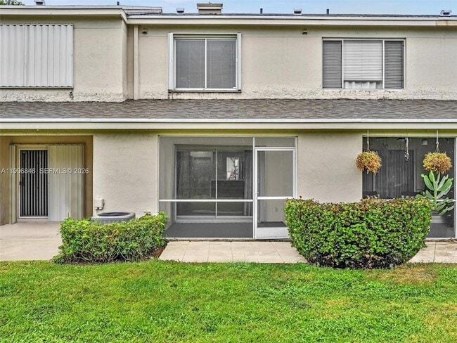 Building Photo - 8 Key W Ct