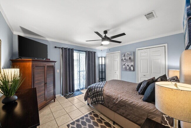 Building Photo - 503 Granada Cir