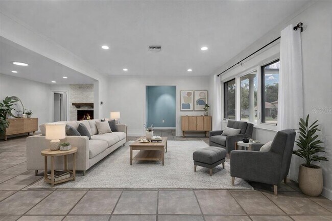 Building Photo - 307 W 4th Ave