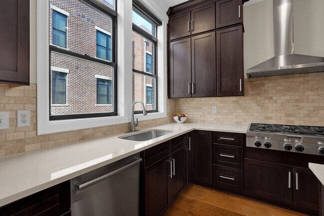 Building Photo - 1061 Harrison Park Pl