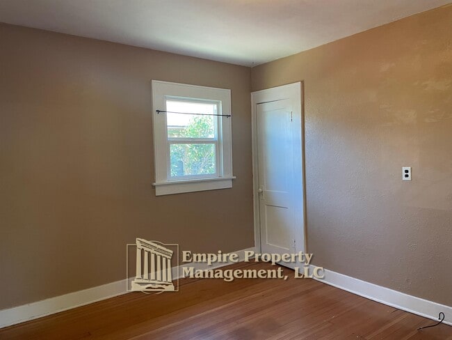 Building Photo - 1764 W 9th Pl