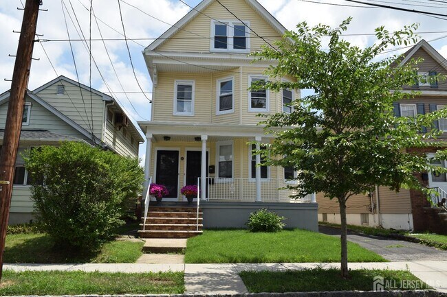 Building Photo - 157 Camden St