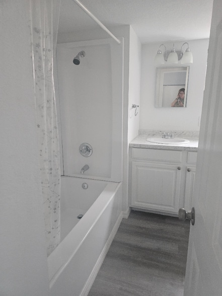 Building Photo - 901 NE 95th St