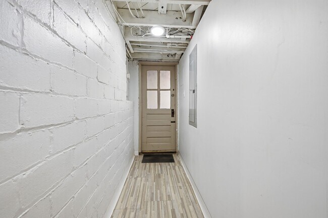 Building Photo - 1500 44th St NW