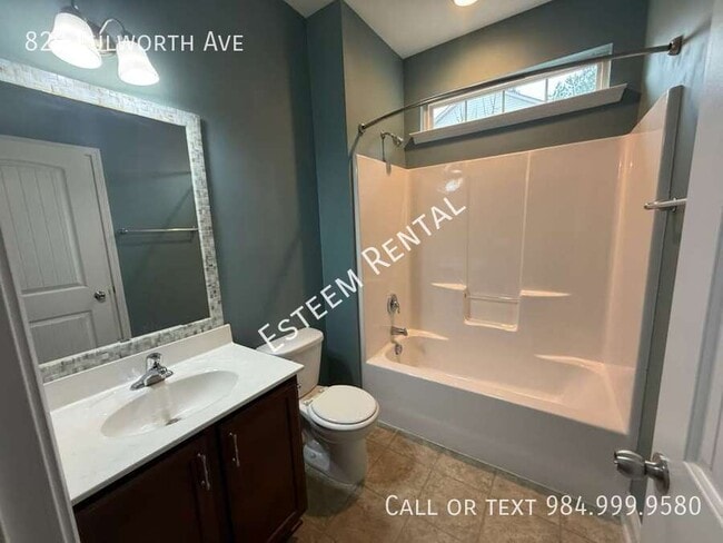 Building Photo - 820 Fulworth Ave