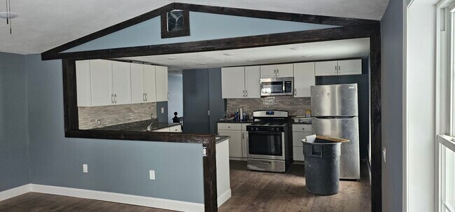 3208#2 Kitchen from FR - 3208 East Ave