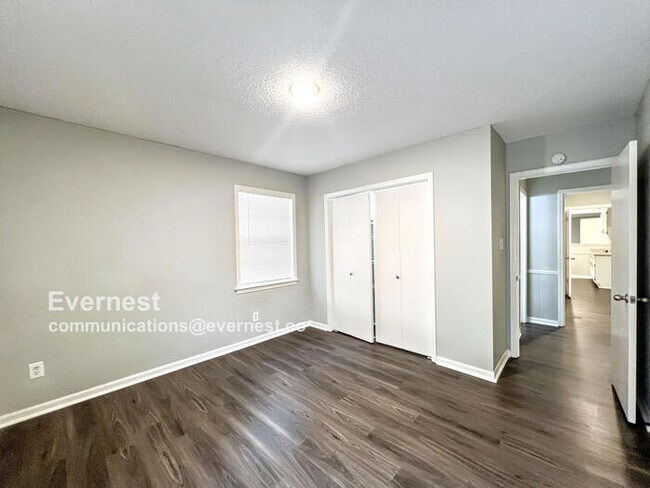 Building Photo - Beautiful 4-Bedroom Home with Spacious Liv...