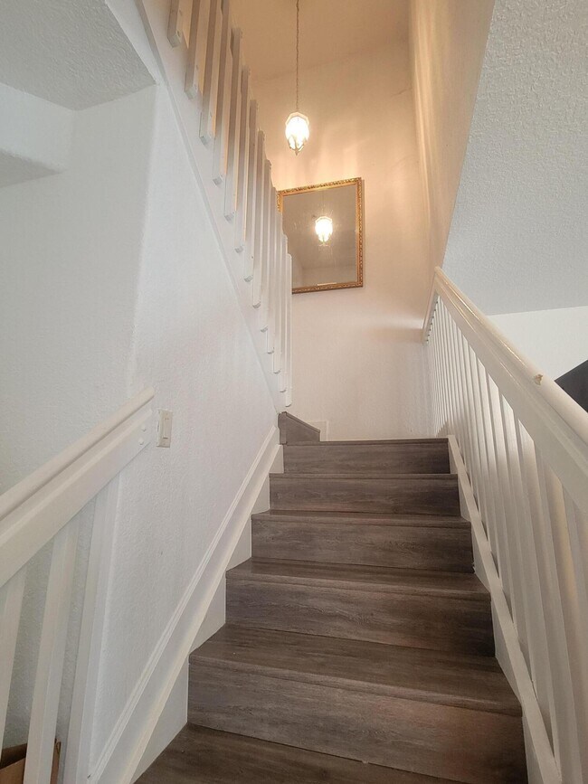 Building Photo - 2208 Shoma Dr