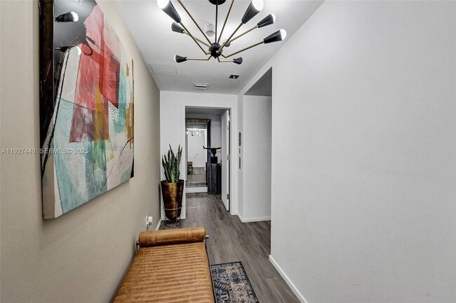 Building Photo - 801 S Miami Ave