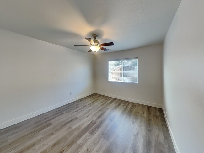 Building Photo - 2425 Quartz St
