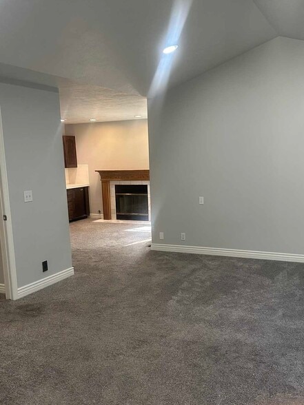 Master bed room with bonus room - 9228 S Stone Point Pl