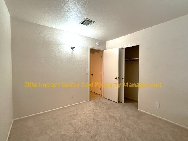 Building Photo - 610 W Kidd Pl