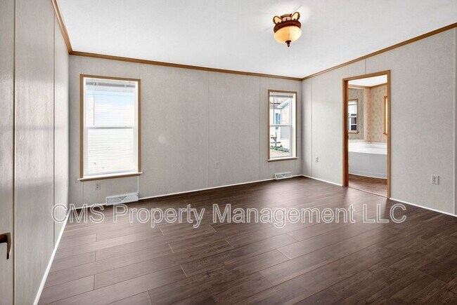 Building Photo - 15 W Redwood Ave
