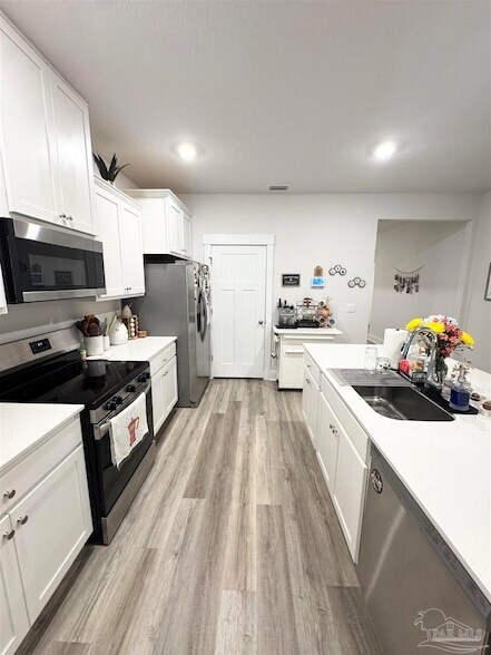 Building Photo - 3095 Silver Maple Dr