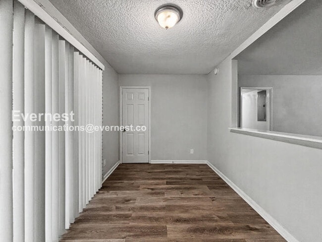 Building Photo - 6757 Snow White Dr