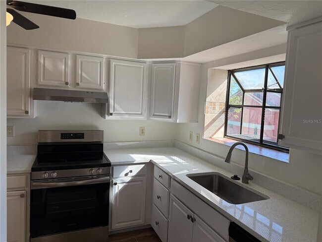 Building Photo - 5691 Ashton Lake Dr