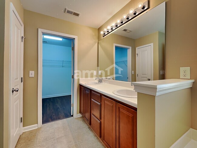 Building Photo - 1404 Manley Court